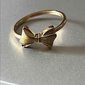 Elegant Gold Bow Ring size 6.5